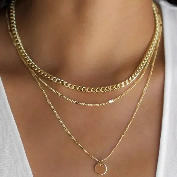 "One More Night" Layered Chain Pendant Gold Business/Casual Statement Necklace - Picture 4 of 6